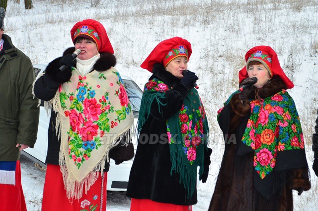 Свято Водохреща у Світловодську відзначили традиційним пірнанням у Дніпро