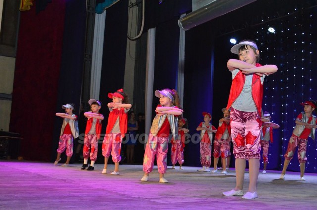 Феєричне свято подарували світловодцям вихованці Центру дитячої та юнацької творчості