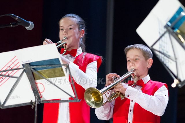 Успіхів і процвітання зичили Світловодській дитячій музичній школі