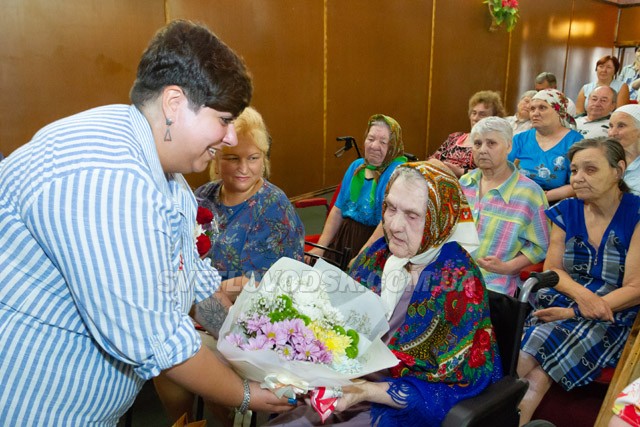 Відсвяткували 100-річчя Ганни Миколенко