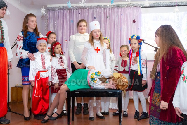 «Різдвяні вечорниці» у музичній школі