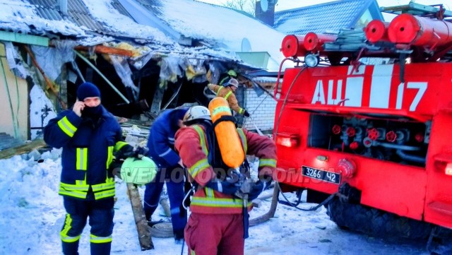 У Світловодську рятувальники загасили пожежу лазні, що виникла через вибух твердопаливного котла