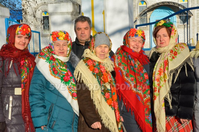 З піснями та колядками власівчани святкували Різдво Христове у храмі