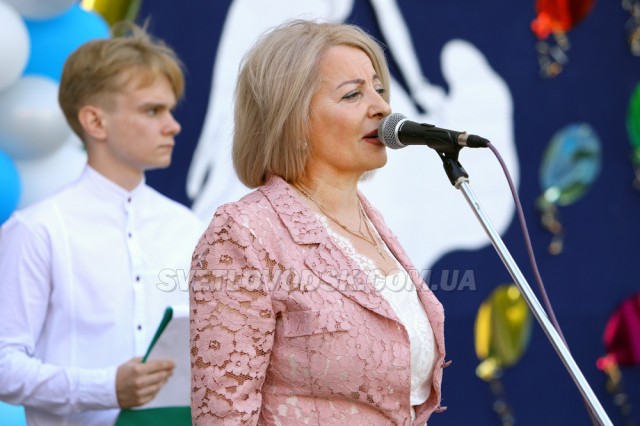 Цьогорічні випускники СЗШ №7 попрощалися зі школою