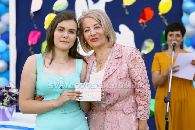Цьогорічні випускники СЗШ №7 попрощалися зі школою