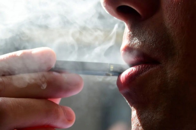 Вчені: курці з астмою можуть знайти порятунок в електронній сигареті