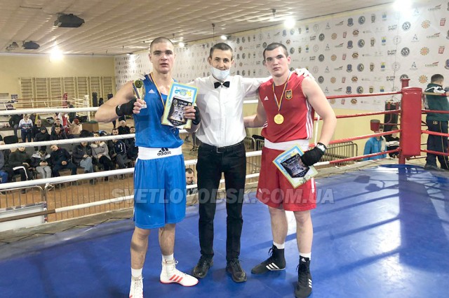 Семен Мороз — срібний призер змагань з боксу у Дніпрі