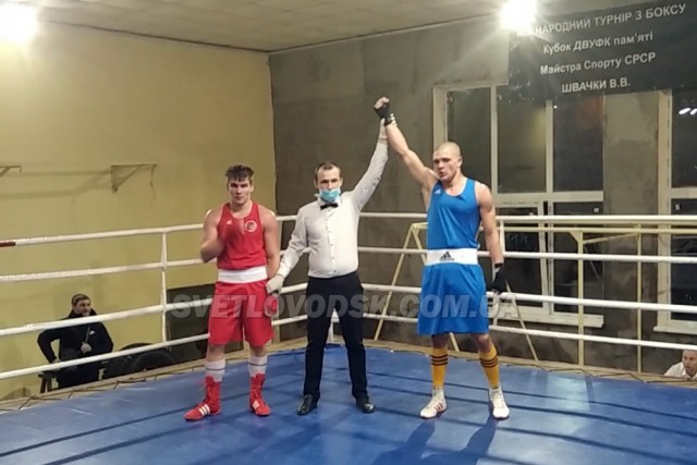 Семен Мороз — срібний призер змагань з боксу у Дніпрі