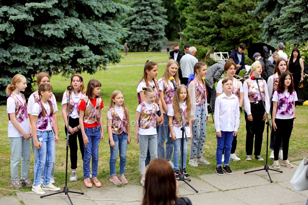 Концертна програма за участю школи мистецтв та дитячої музичної школи (ФОТОРЕПОРТАЖ)