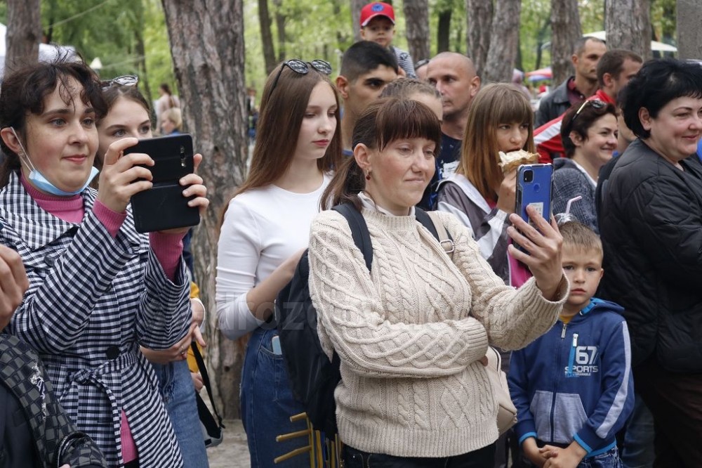 Парк культури у День міста: презентації, виставки, конкурси і «Оксамитові зустрічі»