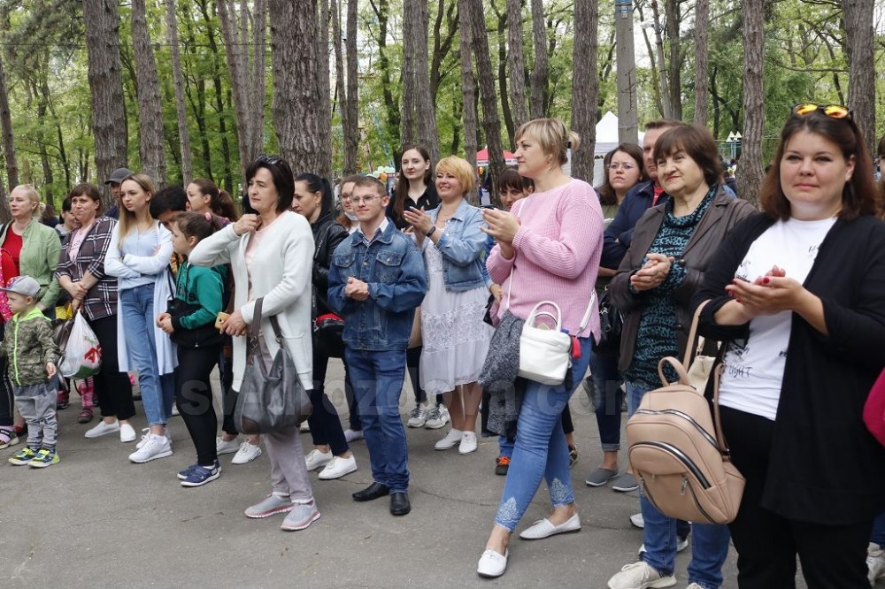 Парк культури у День міста: презентації, виставки, конкурси і «Оксамитові зустрічі»