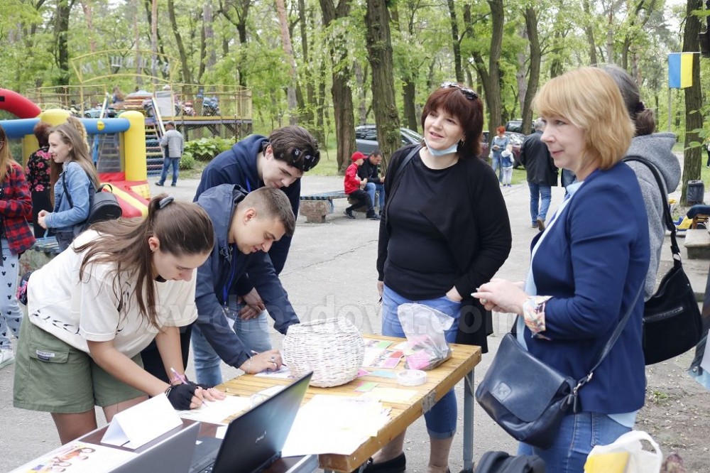 Парк культури у День міста: презентації, виставки, конкурси і «Оксамитові зустрічі»