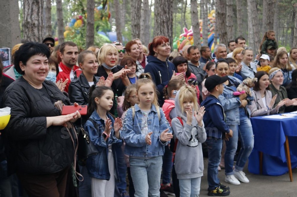 Парк культури у День міста: презентації, виставки, конкурси і «Оксамитові зустрічі»