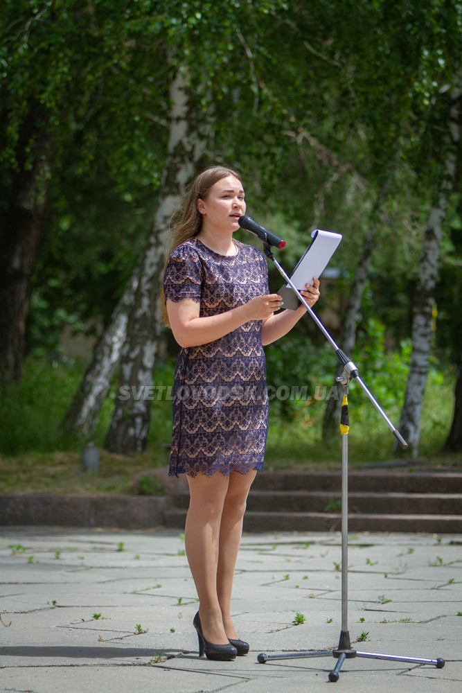 День скорботи і вшанування пам’яті жертв війни в Україні (ФОТО, ВІДЕО)