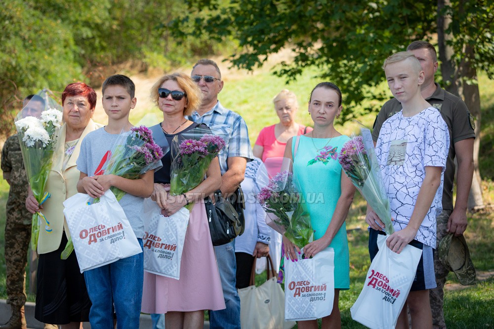 Журавлики на граніті пам’ятника і вшанування полеглих та живих учасників війни на Сході України (ФОТО, ВІДЕО)