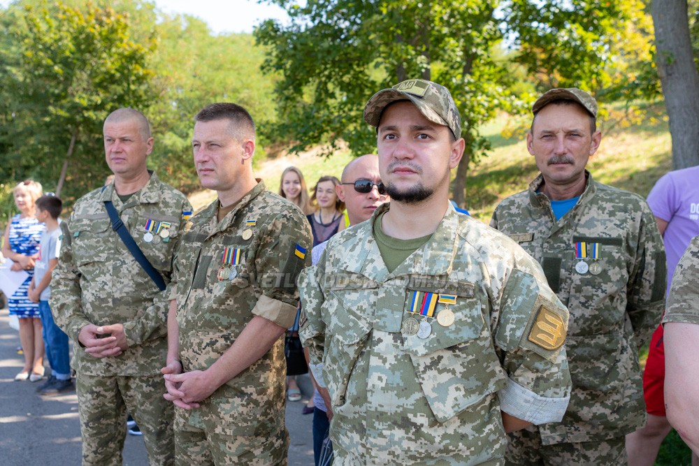 Журавлики на граніті пам’ятника і вшанування полеглих та живих учасників війни на Сході України (ФОТО, ВІДЕО)