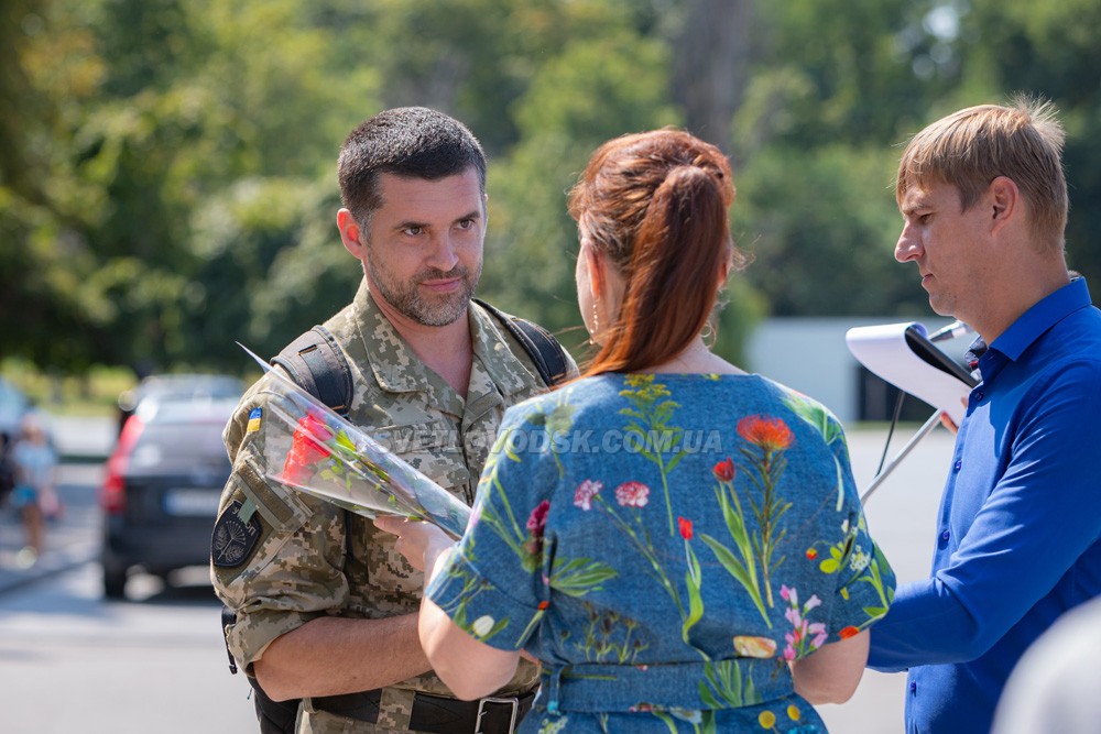 Журавлики на граніті пам’ятника і вшанування полеглих та живих учасників війни на Сході України (ФОТО, ВІДЕО)