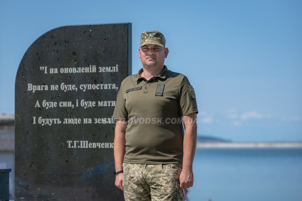 Журавлики на граніті пам’ятника і вшанування полеглих та живих учасників війни на Сході України (ФОТО, ВІДЕО)