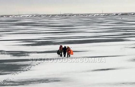 У Світловодську рятувальники врятували рибалку на льоду