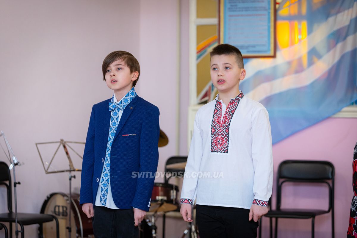 Патріотично-музична програма "Україна понад усе" у дитячій музичній школі