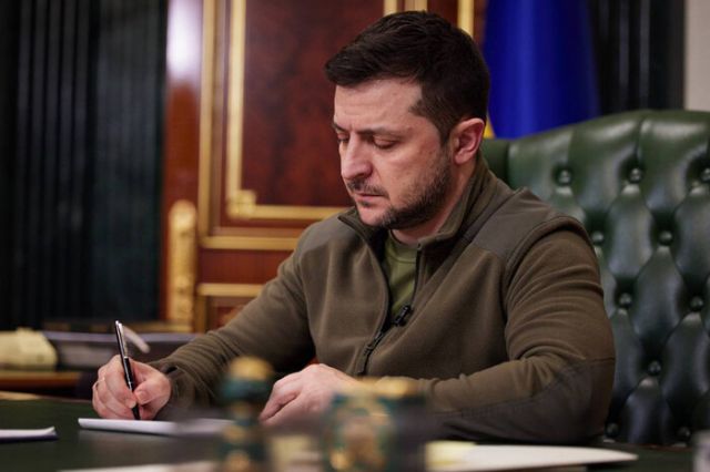 Зеленський підписав закон про посилення кримінальної відповідальності військових