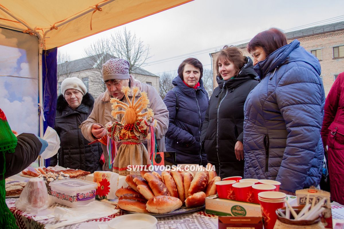 Мітинг-реквієм та благодійний ярмарок відбулися в Олександрівці