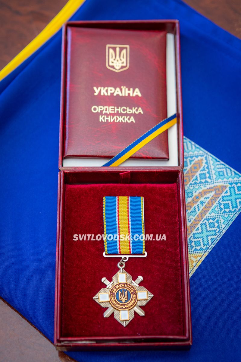 Батькам загиблої бойової медикині Юлії Зубченко передали її нагороду — орден "За мужність" ІІІ ступеня