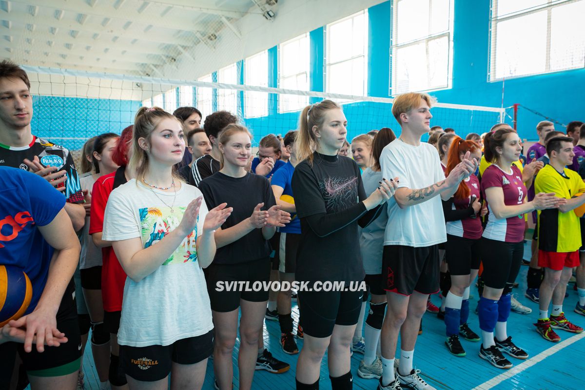 У Світловодську відбувся турнір з волейболу серед аматорів (ДОПОВНЕНО)