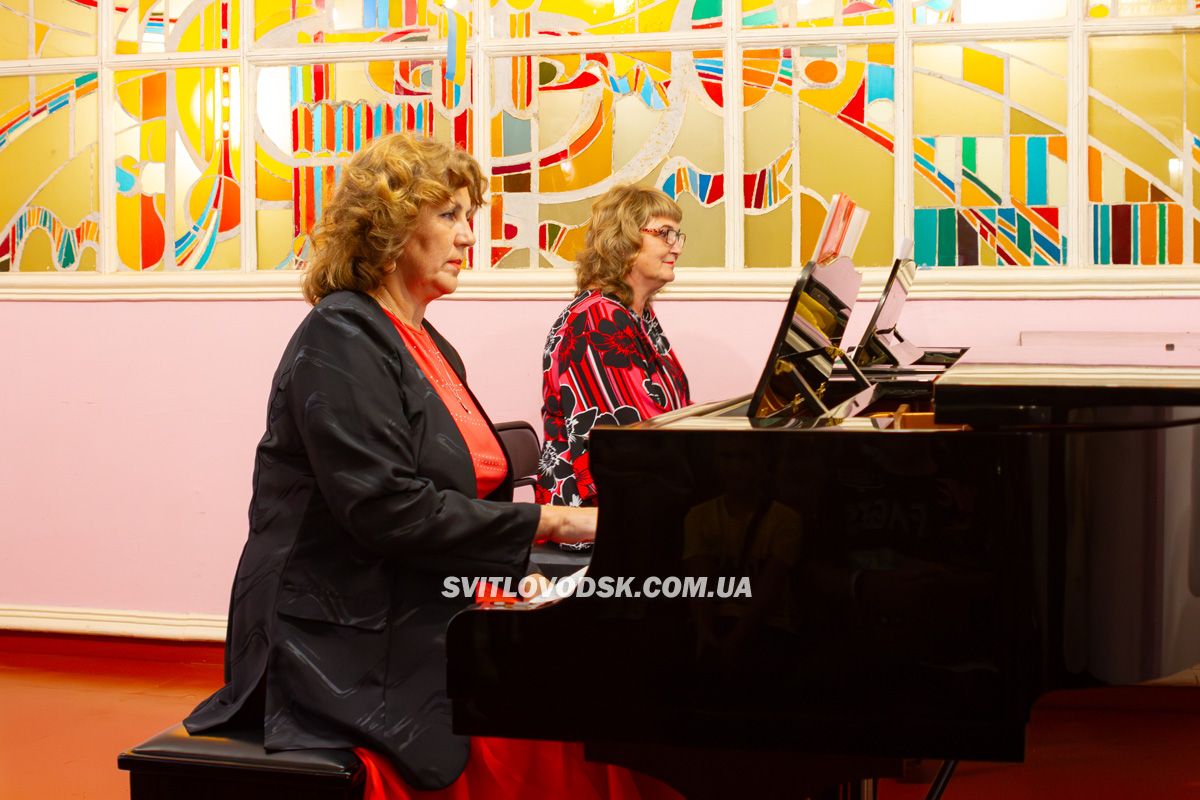 Світловодська дитяча музична школа дала перший у новому навчальному році концерт