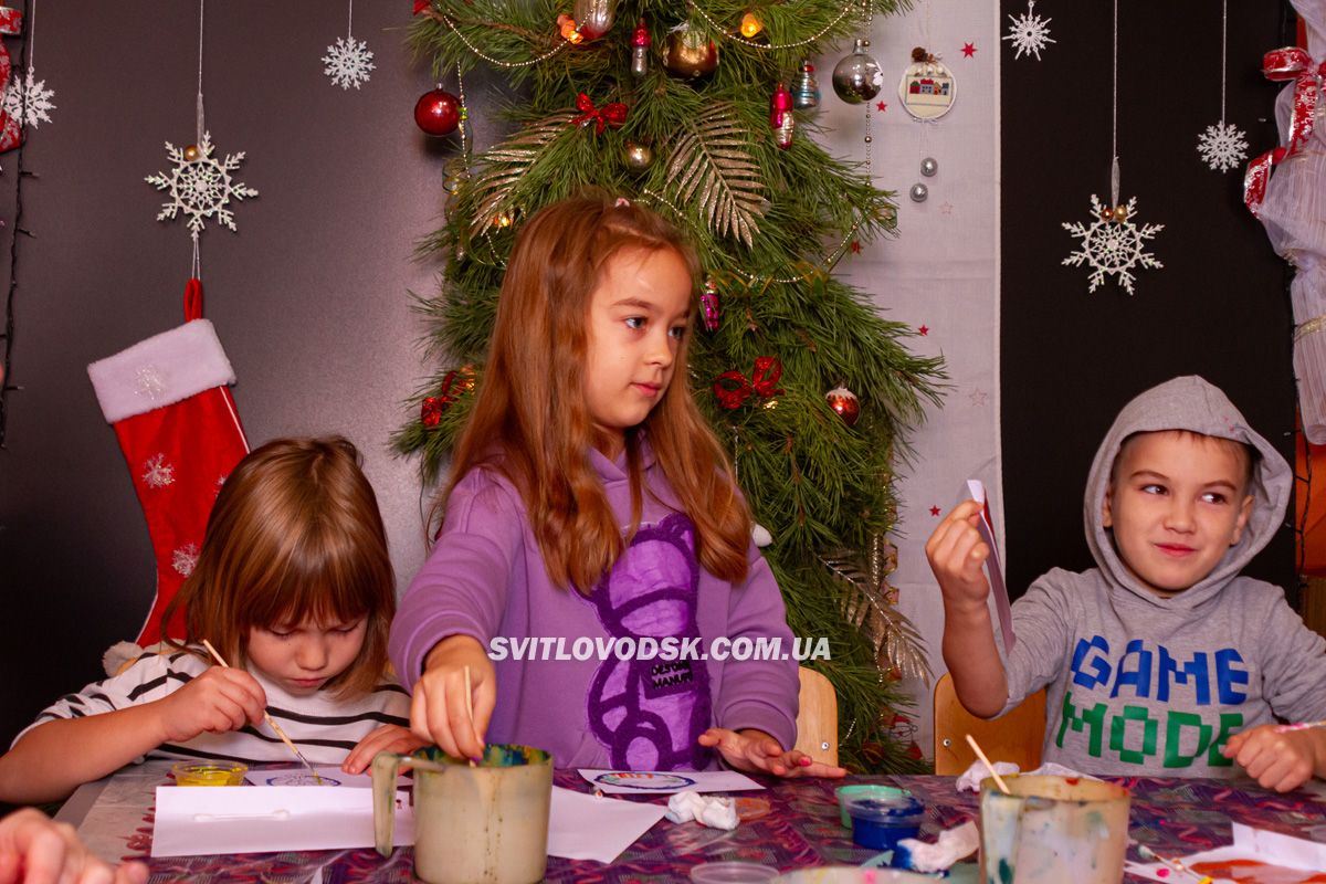 Майстер-клас із виготовлення новорічних прикрас відбувся у Світловодському музеї