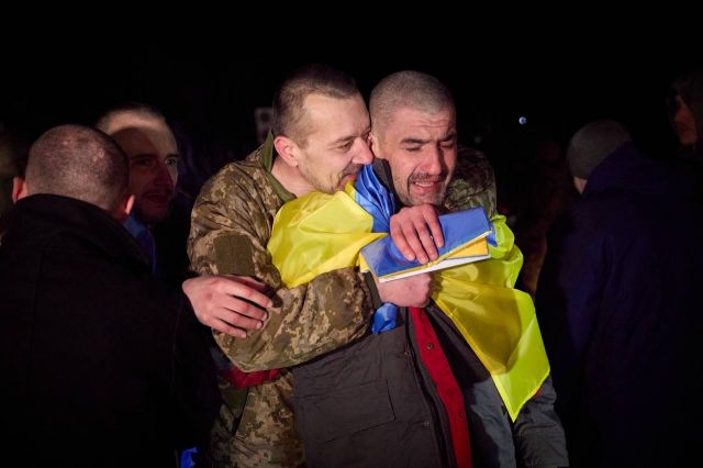 Звільнено 230 українських військовополонених: найбільший обмін за час війни