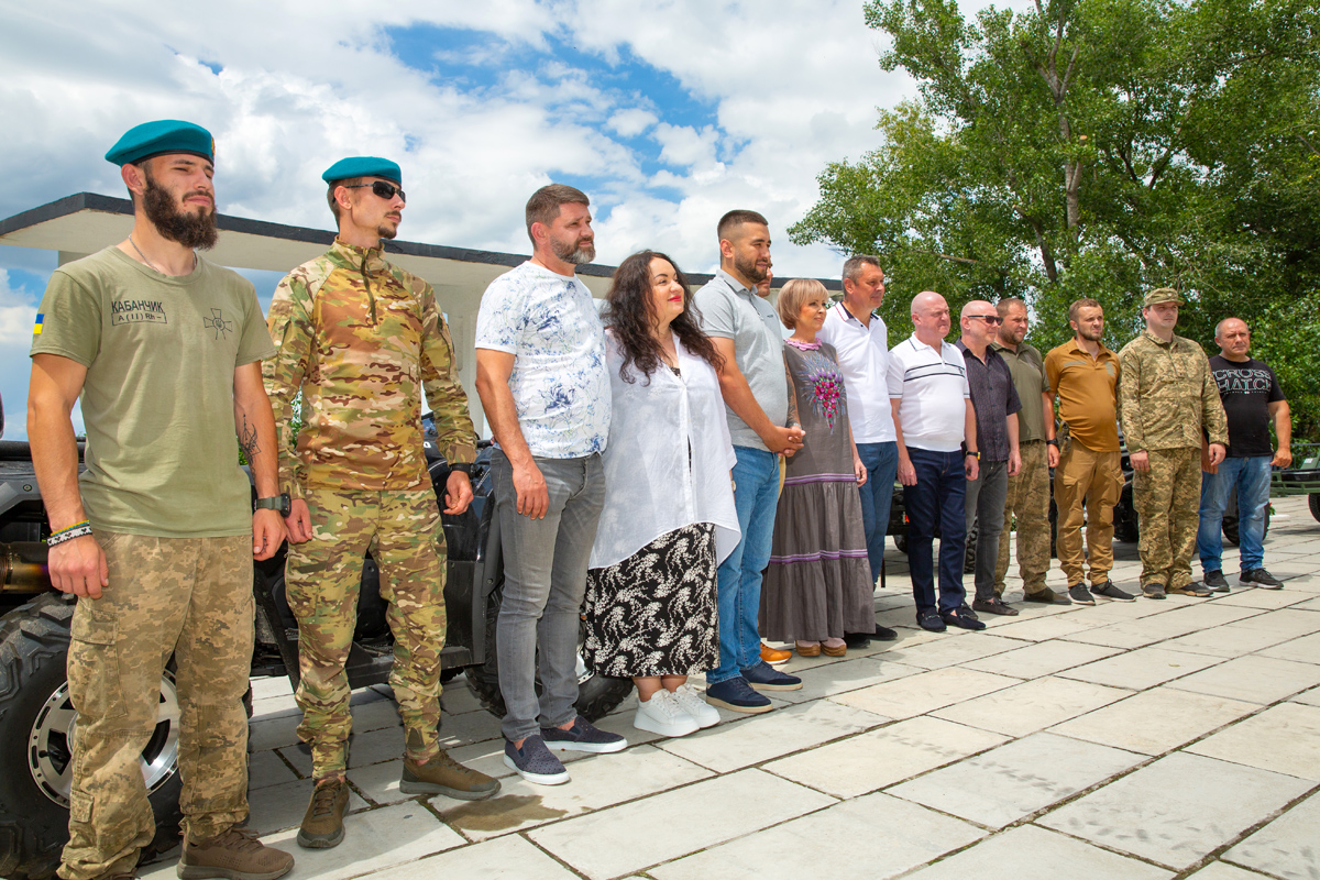 Ще чотири квадроцикли передані військовим Компанією «Королівський смак» та партнерами