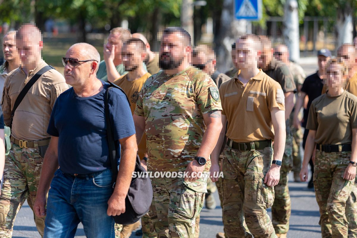 Світловодська громада провела в останню путь захисника України Владислава Чуракова