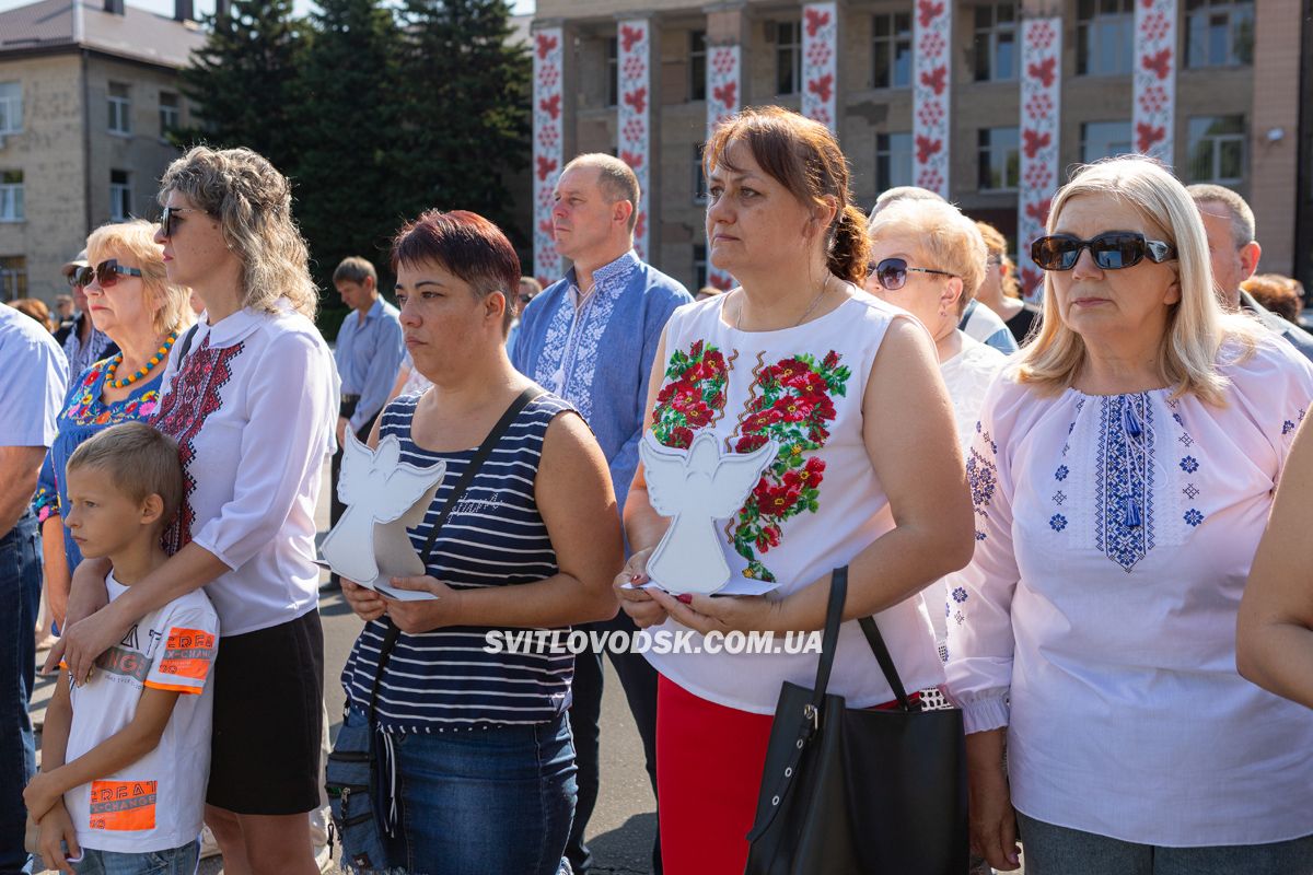 У День Незалежності у Світловодську відкрили Алею пам’яті героїв