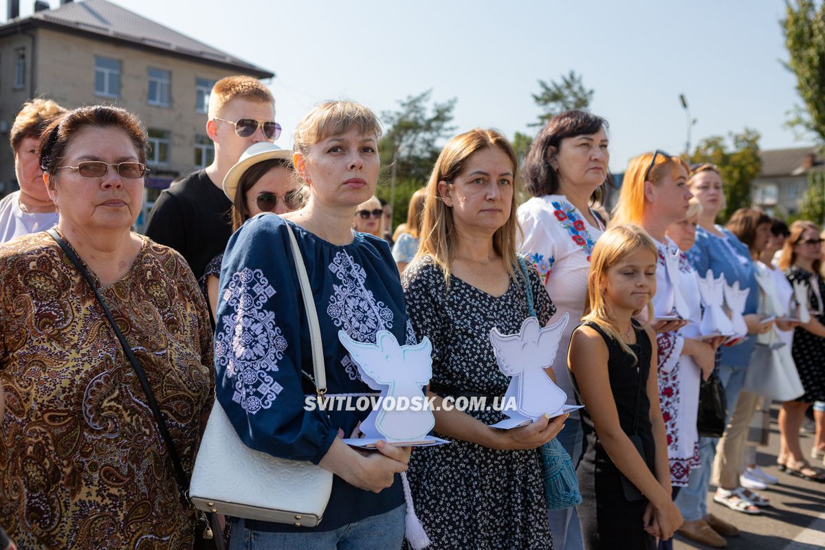 У День Незалежності у Світловодську відкрили Алею пам’яті героїв