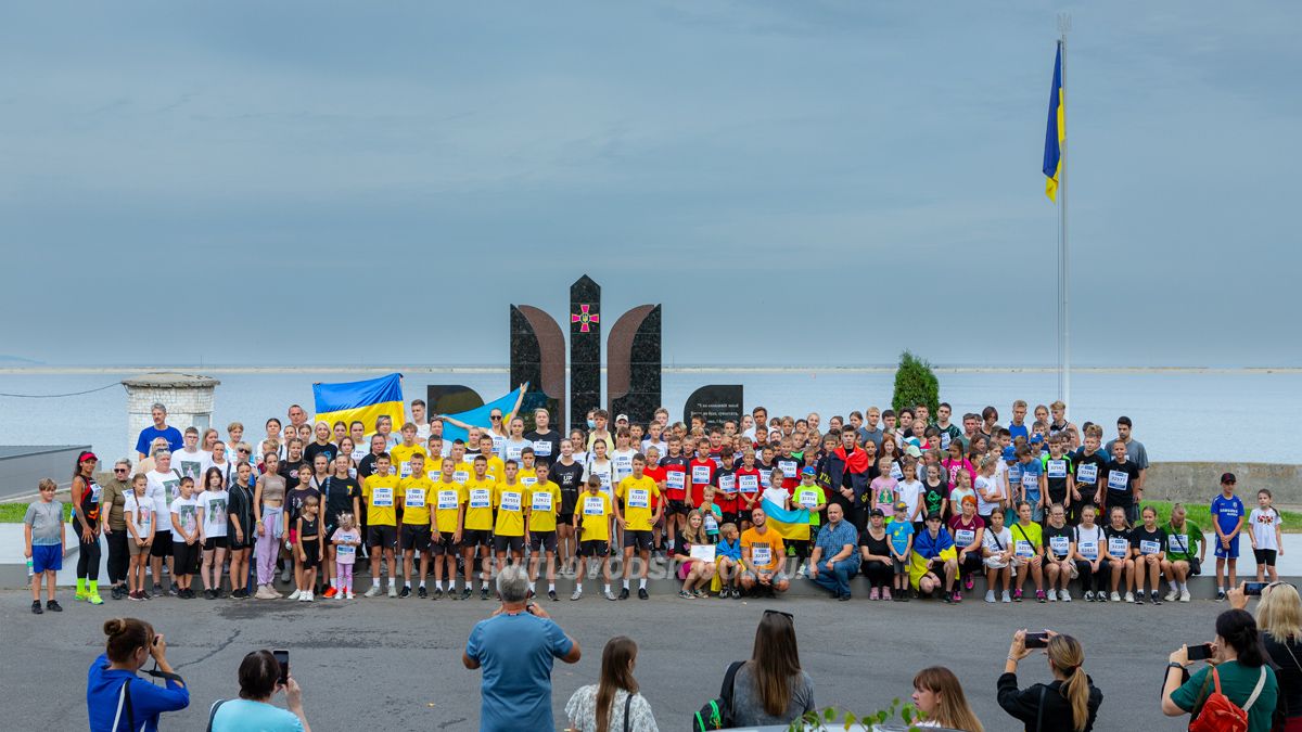 У Світловодську відбувся забіг "Шаную воїнів, біжу за героїв України"