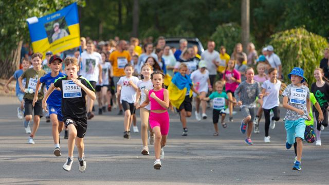 У Світловодську відбувся забіг "Шаную воїнів, біжу за героїв України"