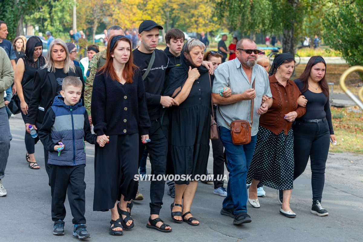 Власівка попрощалася із захисником України Володимиром Шумановим