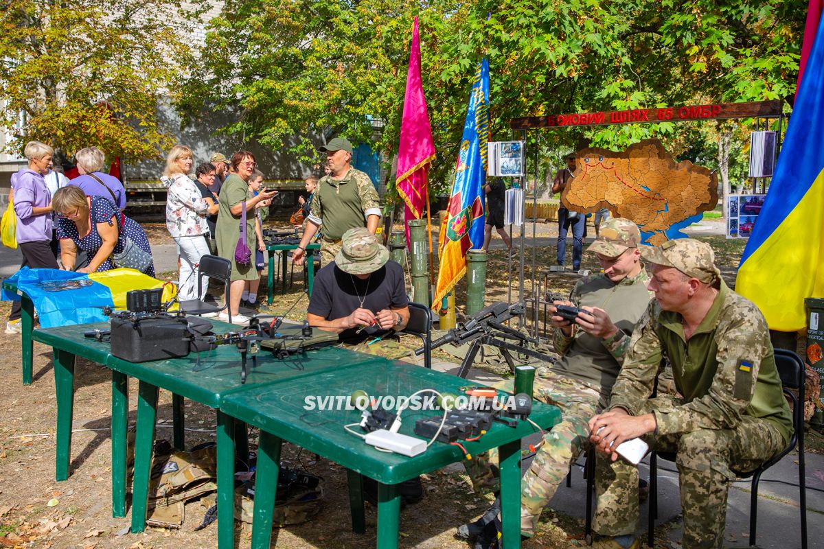 Власівку вітали з днем народження і донейтили на військо