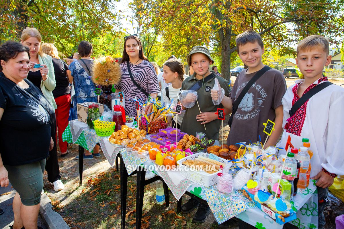 Власівку вітали з днем народження і донейтили на військо