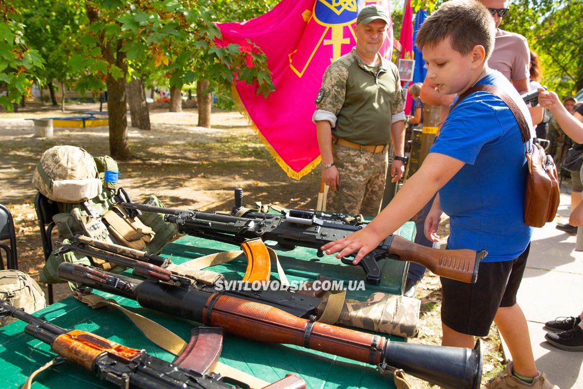 Власівку вітали з днем народження і донейтили на військо