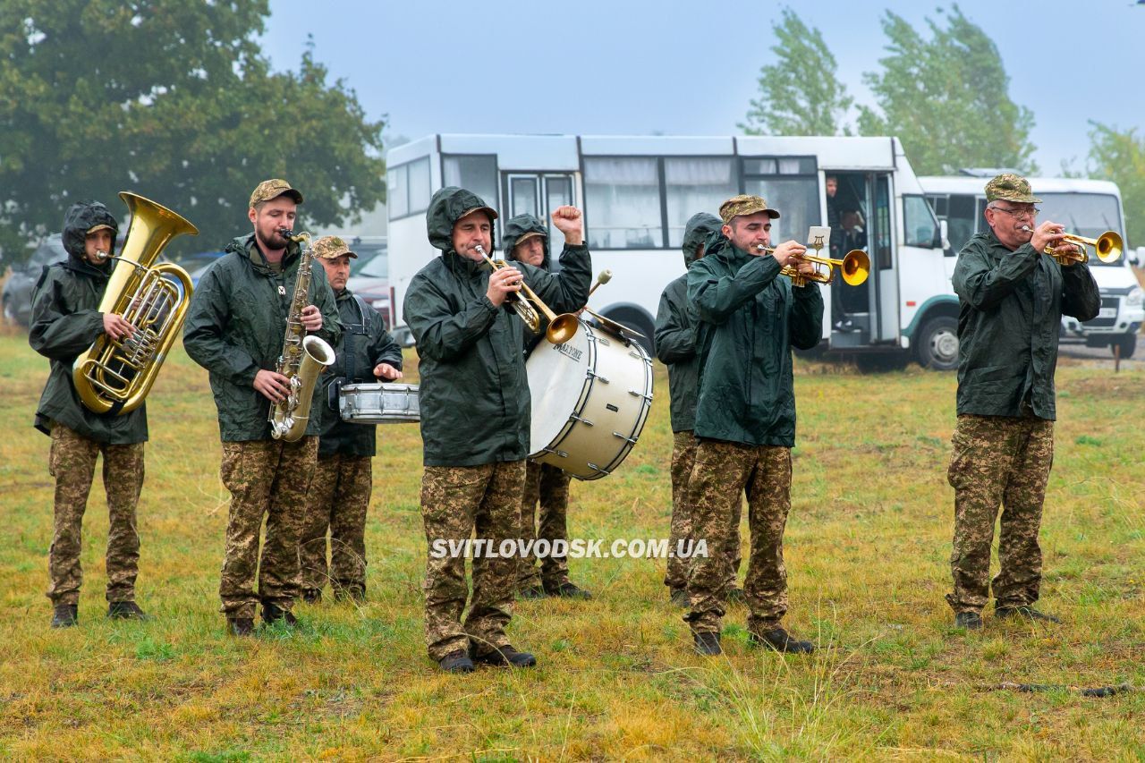 У Світловодську провели в останню дорогу захисника України Віталія Дядюру