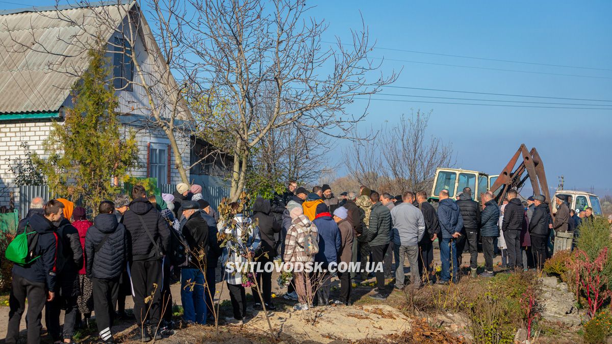 У Павлівці провели в останню путь захисника України Андрія Григор’єва