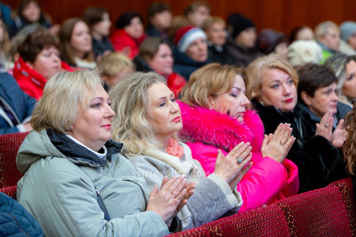 Святкування Всеукраїнського дня працівників культури у Світловодську: яскраві виступи, привітання та нагородження