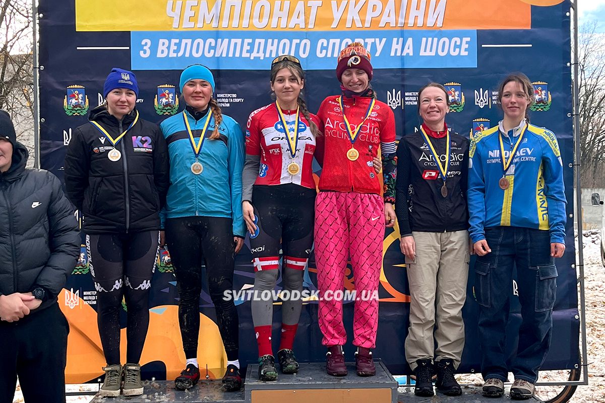 Перемоги крізь бруд і сніг: світловодські велосипедисти на п'єдесталі осінніх змагань