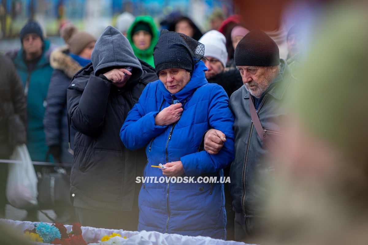 Світловодська громада провела в останню земну дорогу Руслана Тушка