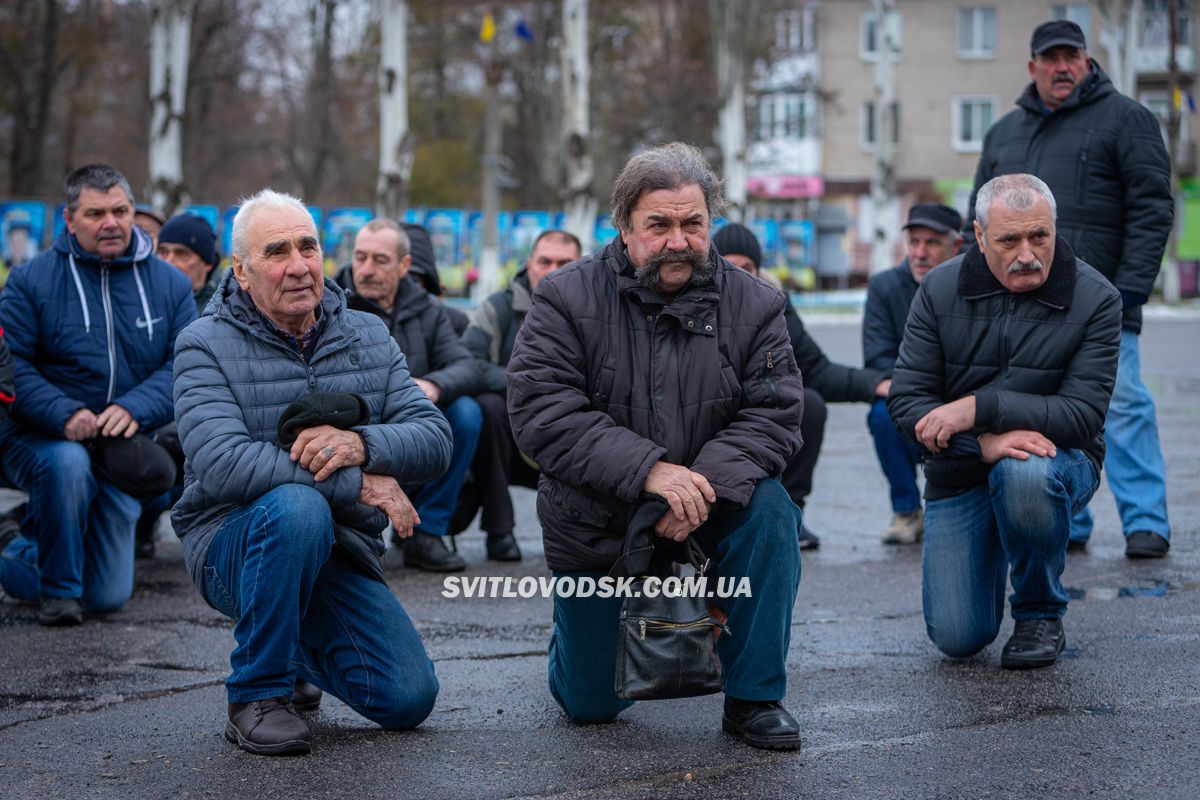 Світловодська громада провела в останню земну дорогу Руслана Тушка