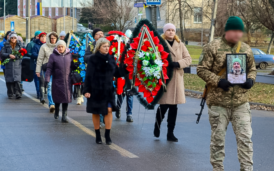 У Світловодську провели в останню земну дорогу захисника України Сергія Політенка