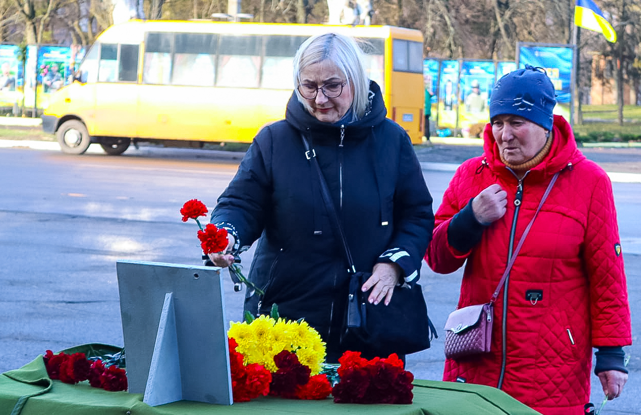 У Світловодську провели в останню земну дорогу захисника України Сергія Політенка