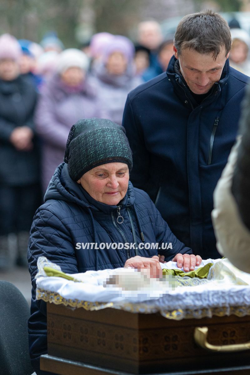 Власівська громада провела в останню земну дорогу Богдана Федорова